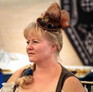 Meet your Posher, Dolores